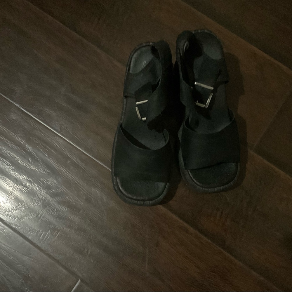 EUC Free People black platform sandals